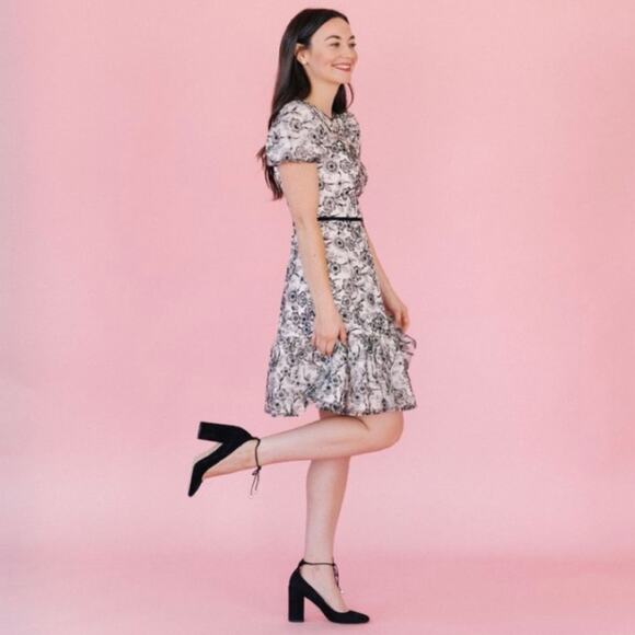 Gal Meets Glam Viola Raffia Embroidered Dress - Picture 6 of 15